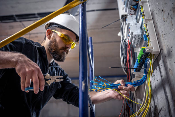Best Emergency Electrical Repair  in Black Hammock, FL